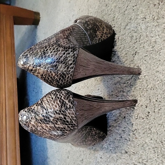Kenneth Cole faux snake skin  peep toe leather heel 8.5 - Picture 7 of 7